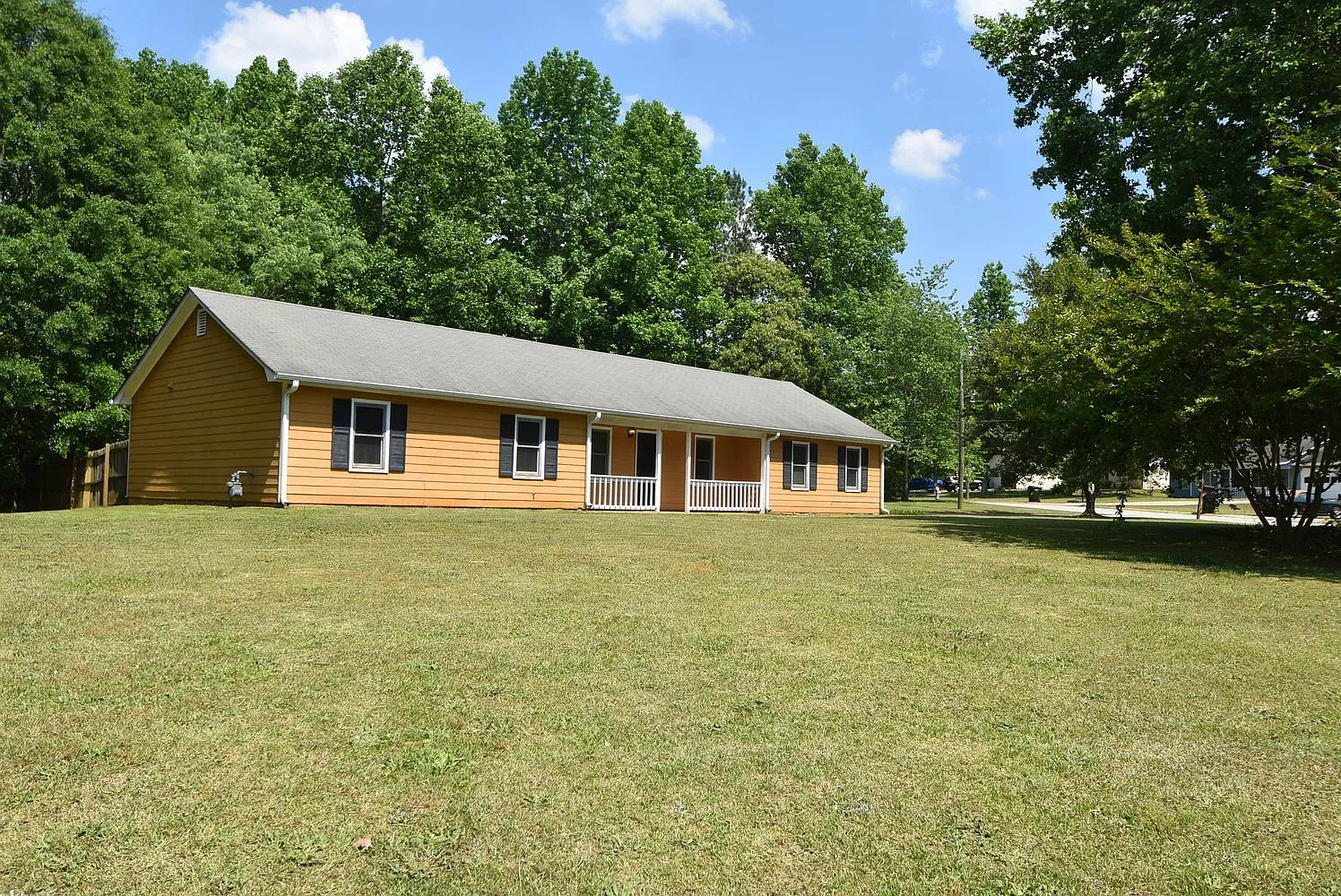 50 Tanglewood Ct photo 1