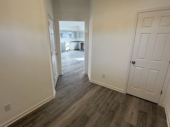 2nd image of 1447 Elm St