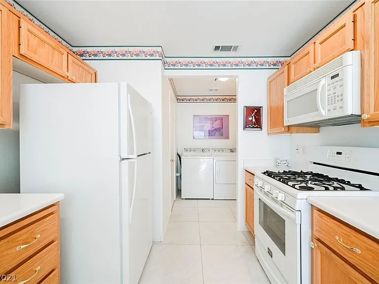 824 Radiant Star St — Photo 12