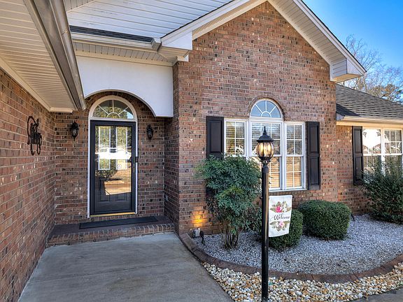 5th image of 3365 Tamarah Way