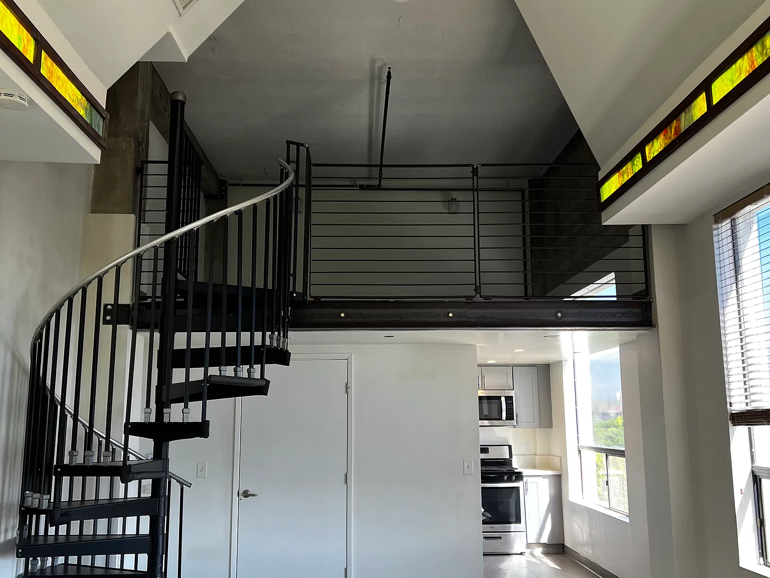 Studio, 728 sqft, $2,200 — Photo 1