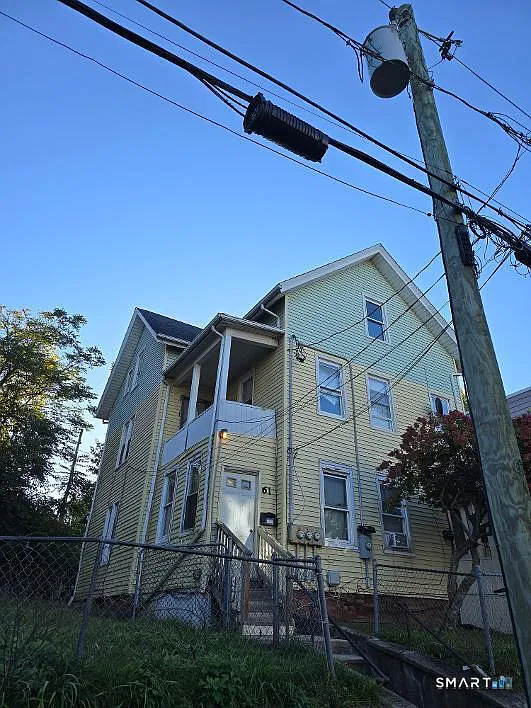 1 bed, 1.0 bath, 880 sqft, $1,200 — Photo 1