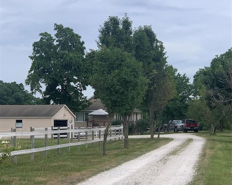 1st image of 1081 Highway E