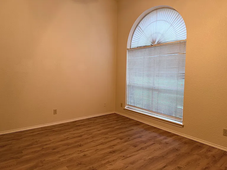 7813 Gibsland Dr — Photo 5