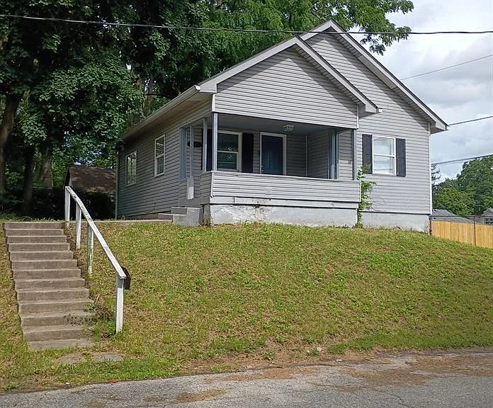3239 Elmira St — Photo 2