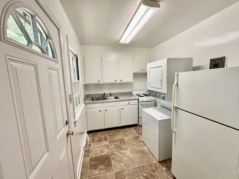 249 Poindexter Dr — Photo 5