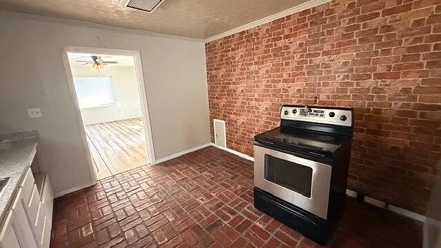 2904 S Portland Ave — Photo 6