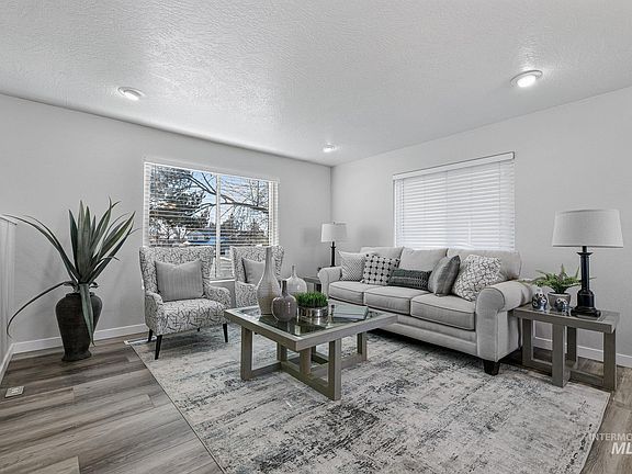 5th image of 278 E Ranch Dr