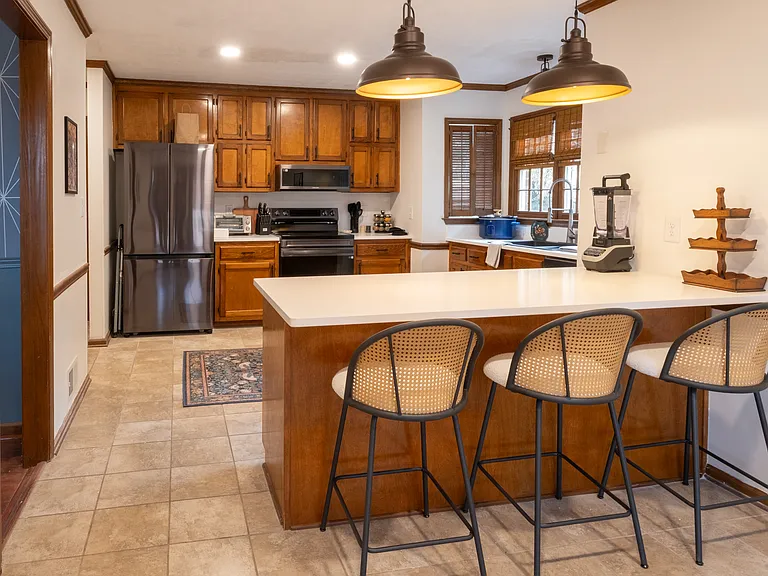 140 Nina Celeste Ln — Photo 10