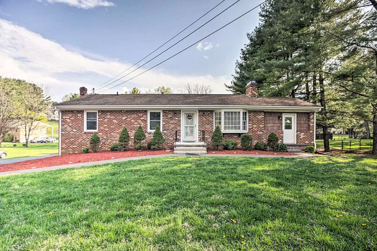 3 bed, 2.5 bath, 1600 sqft, $2,900 — Photo 3