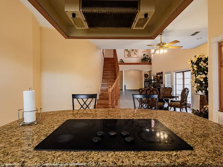 2201 Zacatecas Dr — Photo 19