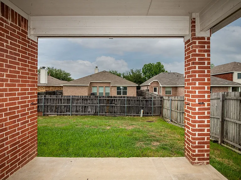 9125 Vineyard Ln — Photo 11