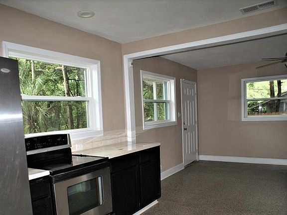 5th image of 719 W Franklin Ave