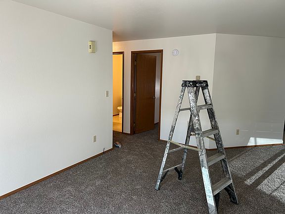 3rd image of 1018 Holbrook Ct #1018
