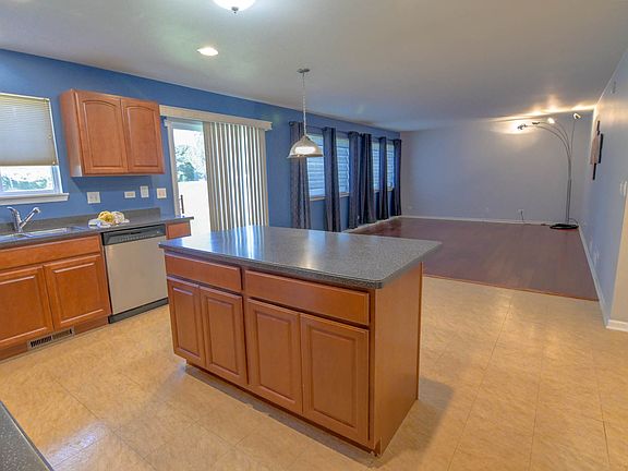 2nd image of 2416 Phillip Dr