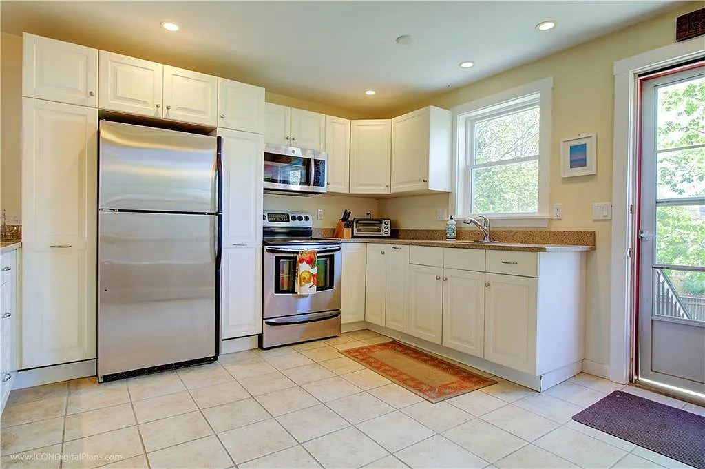 2 bed, 1.5 bath, 876 sqft, $2,950 — Photo 1