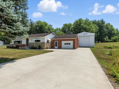102 N Woodruff Rd, Wolcottville, IN, 46795