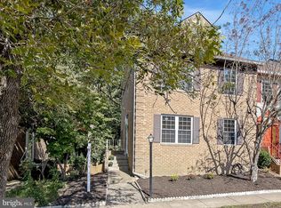 5925 High Meadow Rd, Alexandria, VA 22310