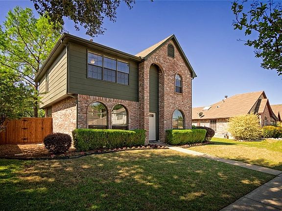 2nd image of 709 Lake Bluff Dr