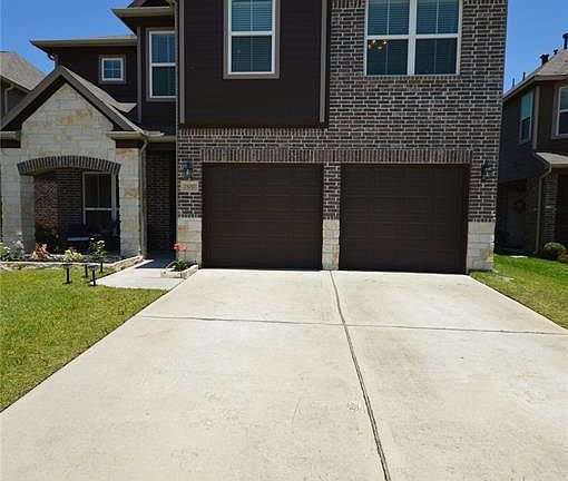 2nd image of 15010 Hope Hills Ln