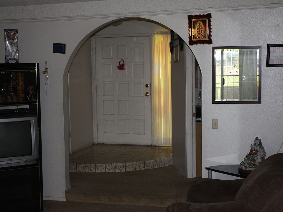 2nd image of 10987 Linden Ave