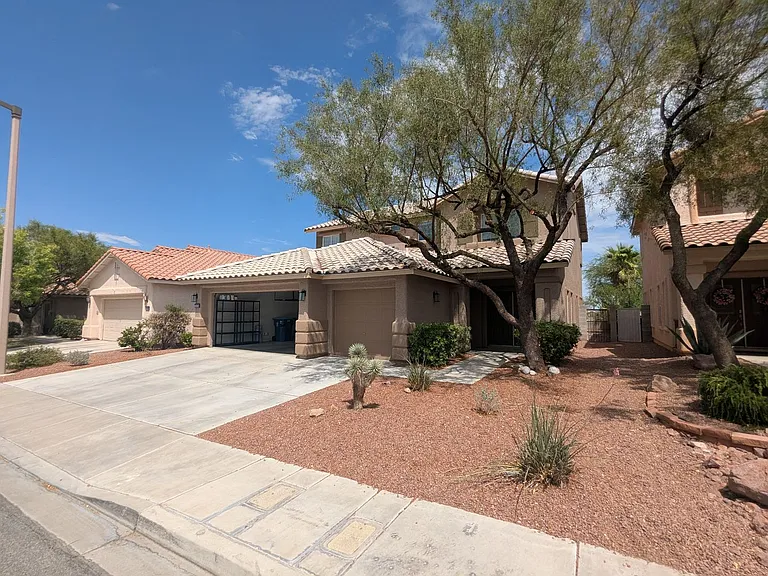 1016 Royal Plum Ln — Photo 1
