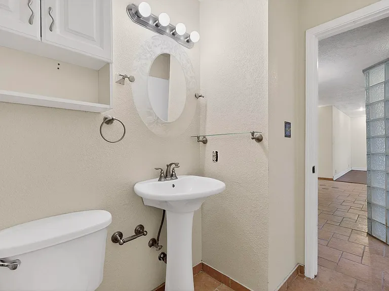 6500 Martin Ct NE — Photo 16