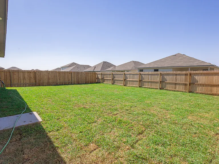 5322 Gabby Pass — Photo 29