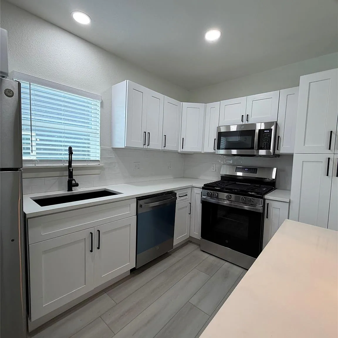 2 bed, 1.0 bath, 1088 sqft, $1,600 — Photo 4