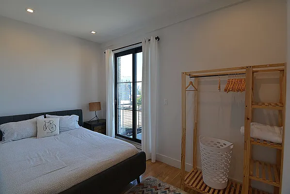 Rented by Hagstrom Management Inc | media 11