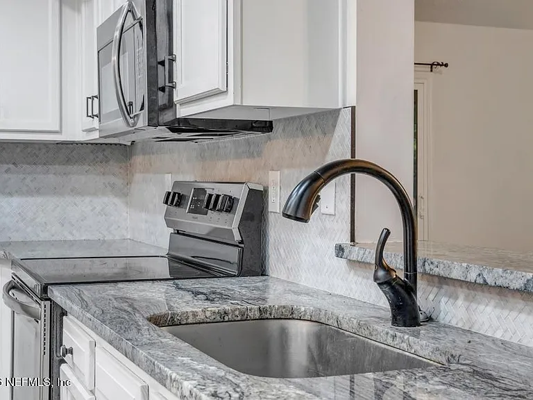 3105 Coral Reef Dr — Photo 17