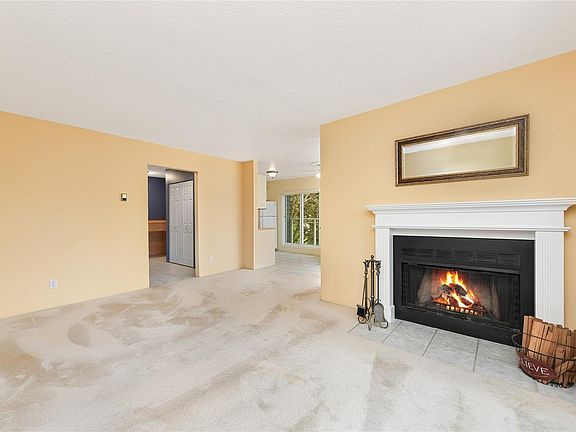 2nd image of 949 Cloverdale Ave #208