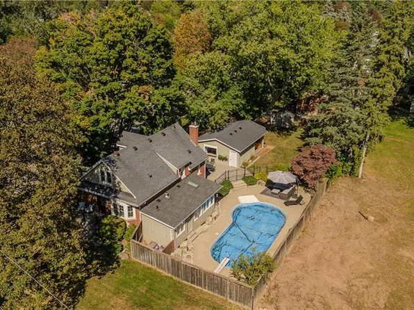 911 Lasalle Park Rd, Burlington, ON L7T 1M6