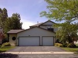 819 Nicholas Cir, Genoa, IL 60135