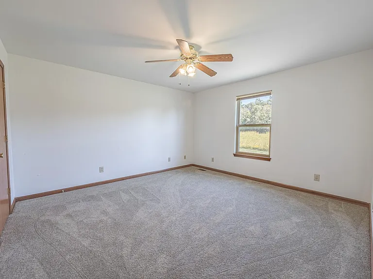 44 Arlington Ct — Photo 23