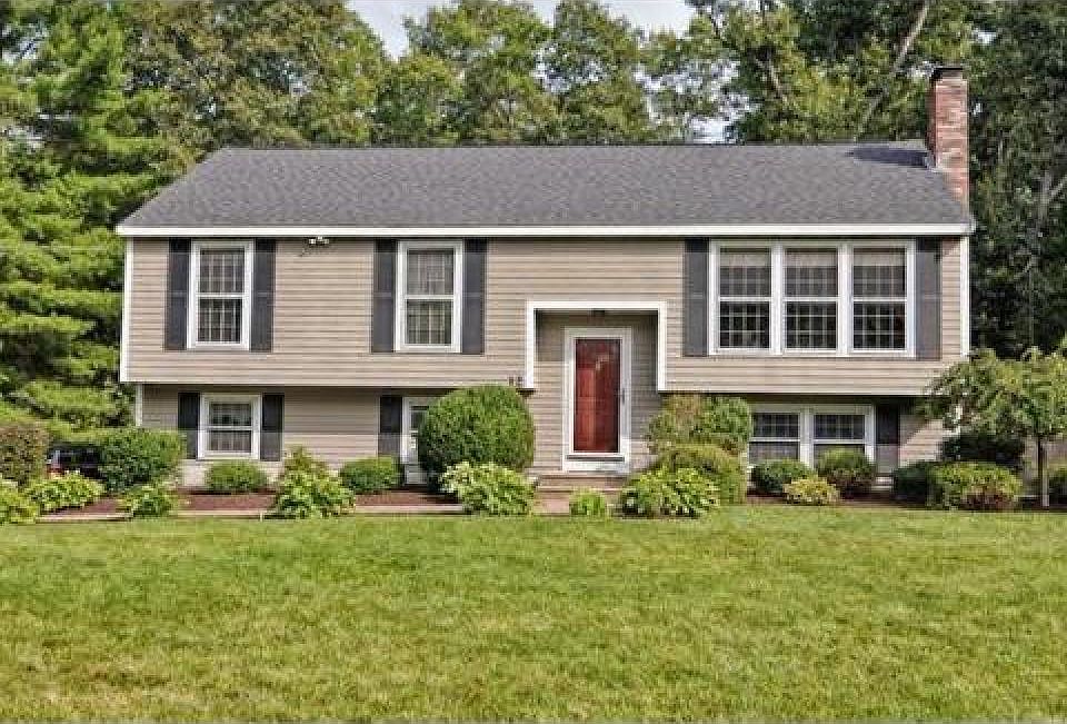 1st image of 12 Oakridge Dr