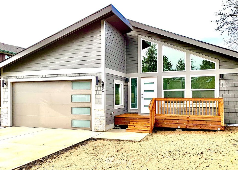 1st image of 601 Chinook Ave SE