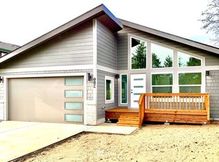 601 Chinook Ave SE, Ocean Shores, WA 98569