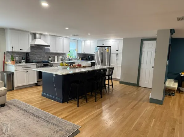 (undisclosed Address), Milton, MA 02186