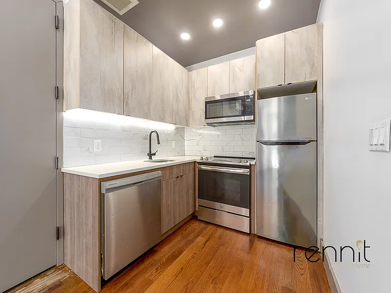 211 Troy Ave #1L — Photo 3