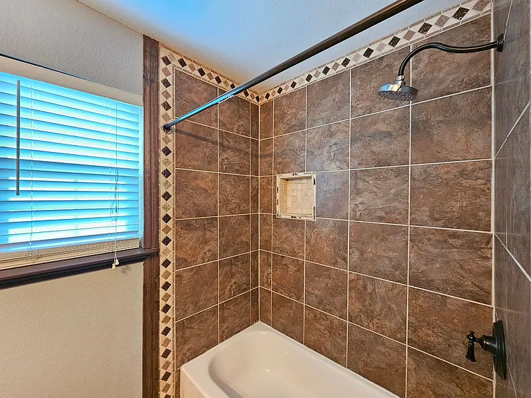 2209 Pixton Dr — Photo 21
