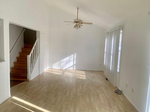 2nd image of 35 Cedar St