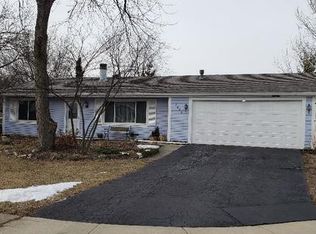2009 Rooney Ct, Hanover Park, IL 60133