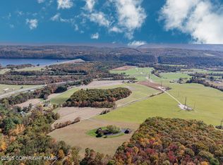 932 Lark St, Lehighton, PA 18235