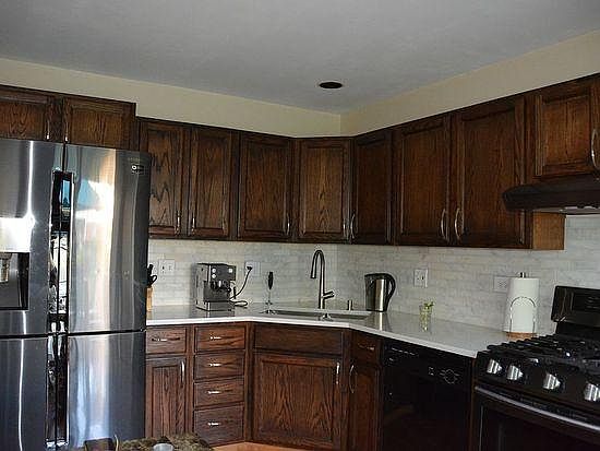 4th image of 2895 Belle Ln