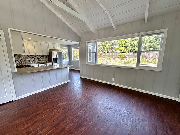 5th image of 135 Belvedere Dr