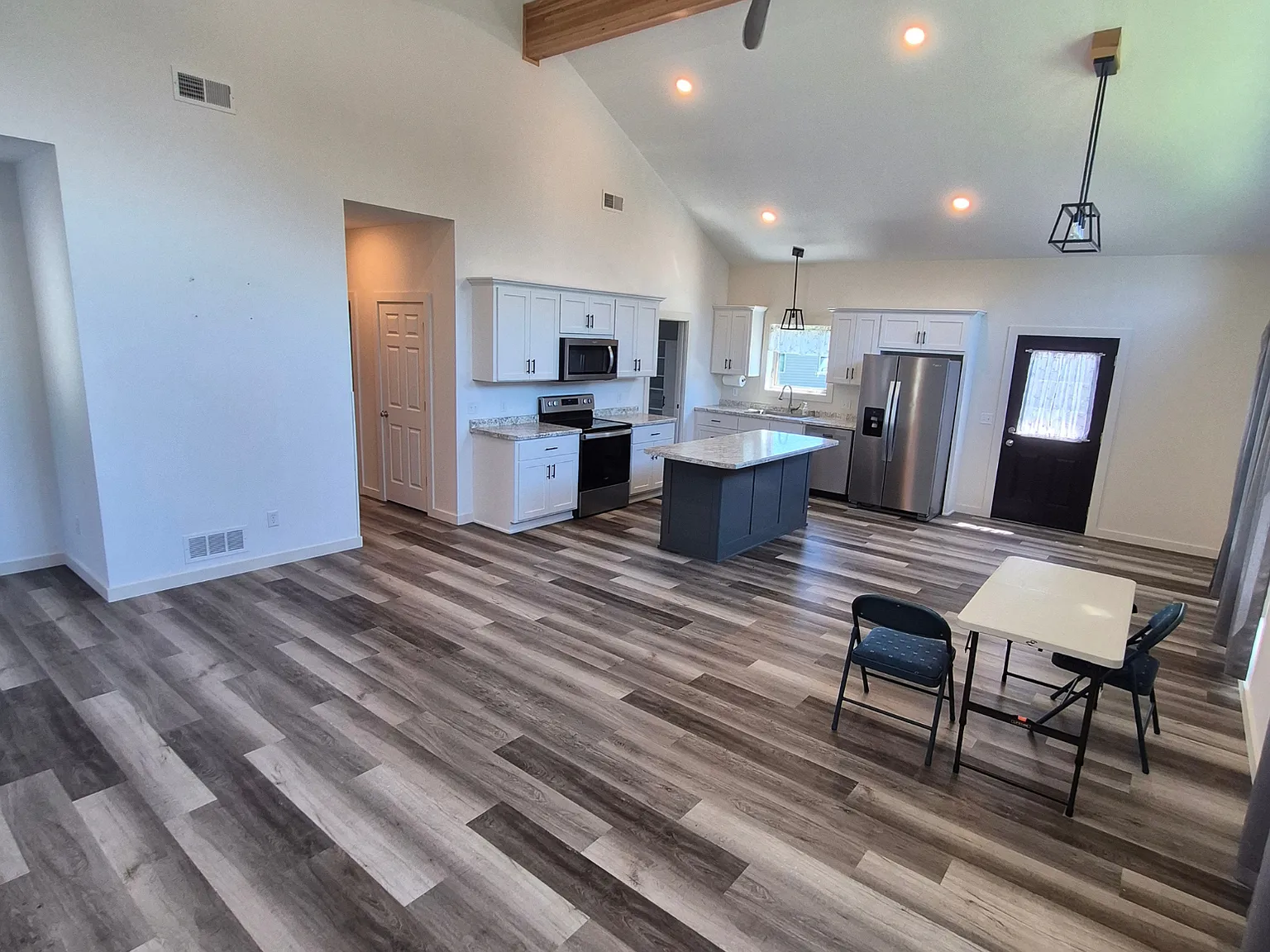 2 bed, 1200 sqft, $2,495 — Photo 2