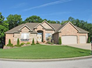2841 S Forrest Heights Ave, Springfield, MO 65809