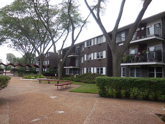 4th image of 8700 Skokie Blvd #3