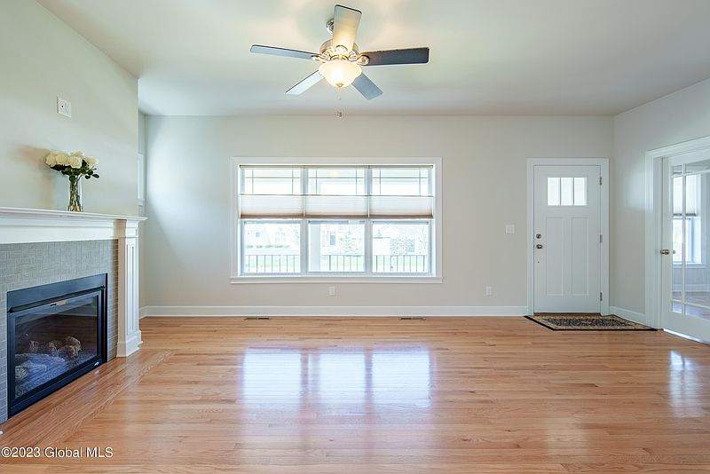 5th image of 41 Nantucket Street
